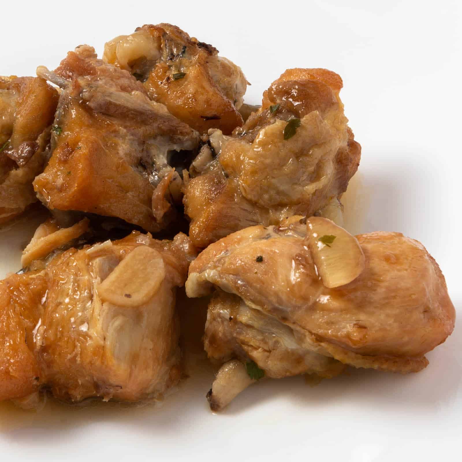 Pollo al ajillo